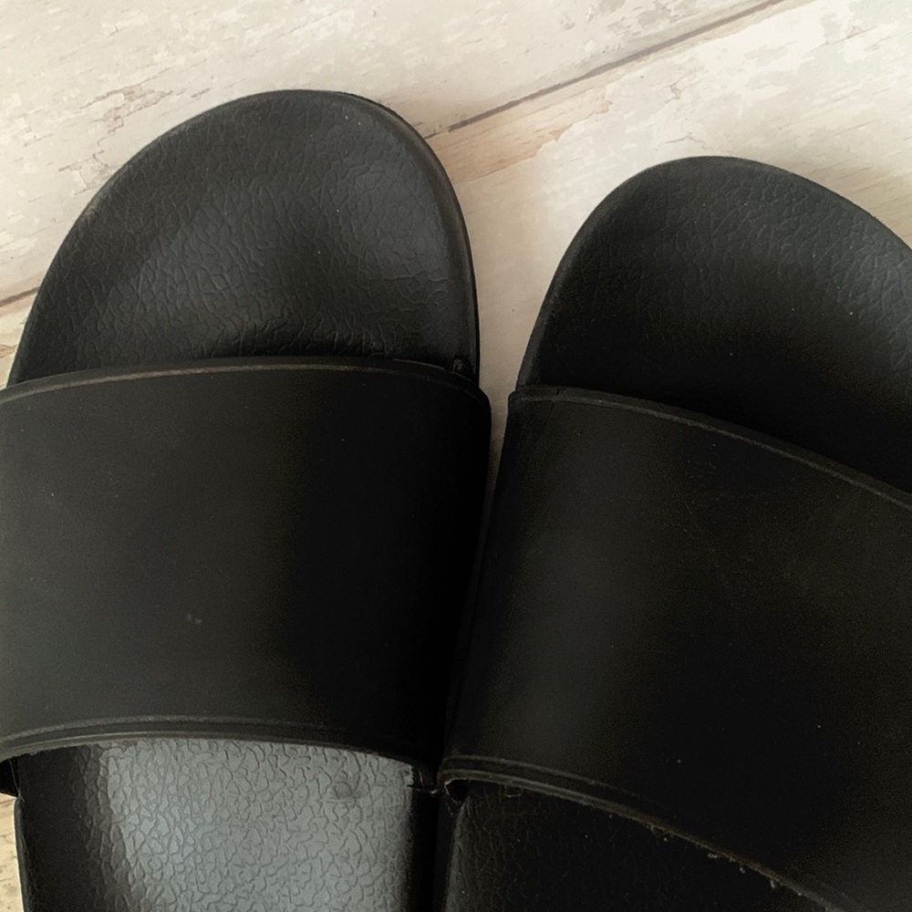 Mens 7/8 Black Slides Slip On Shoes Sandals Goodfellow Co. Target Size 7 8 - Picture 2 of 4
